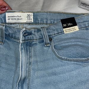 Abercrombie mom jeans NWT